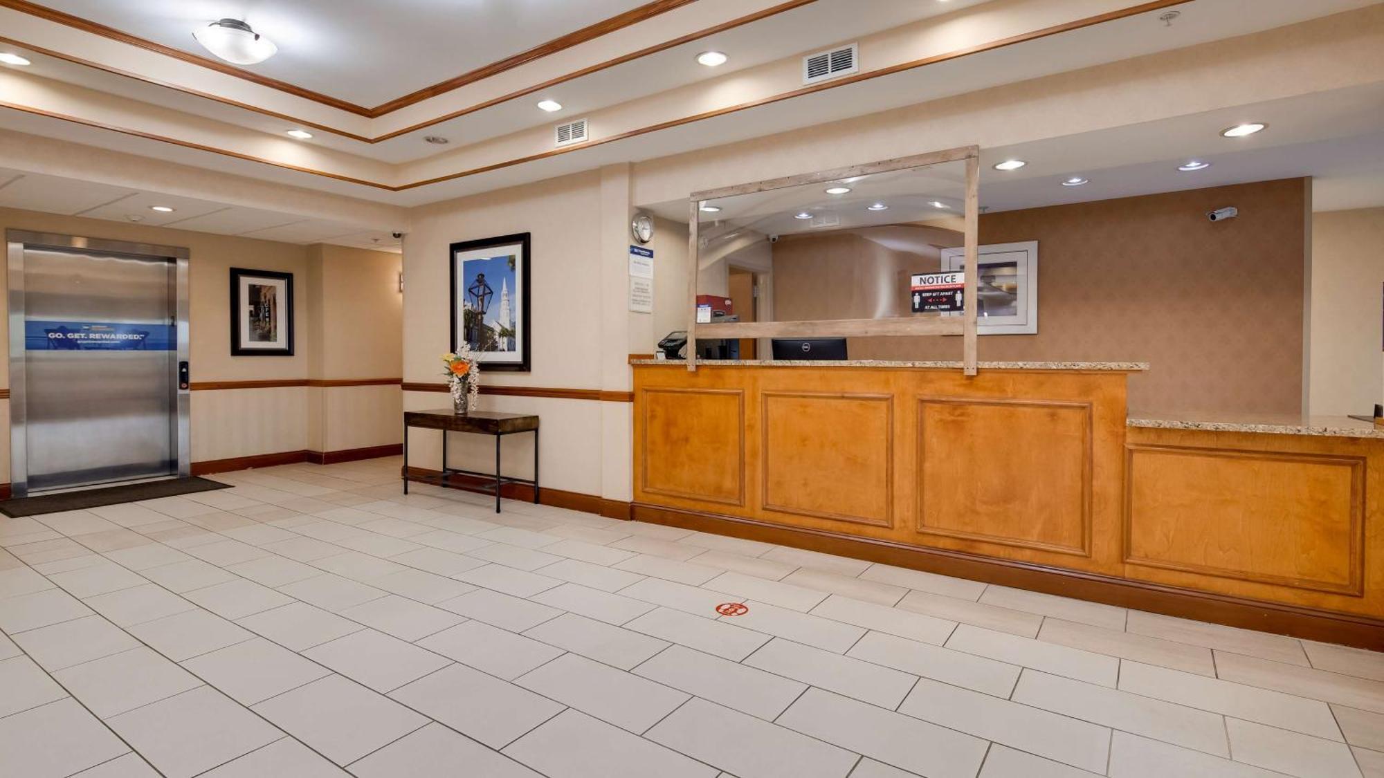 Best Western Executive Inn - Latta Berrys Crossroads Exteriér fotografie